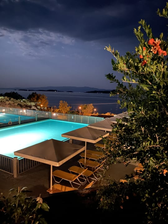 Pool Akrathos Beach Hotel