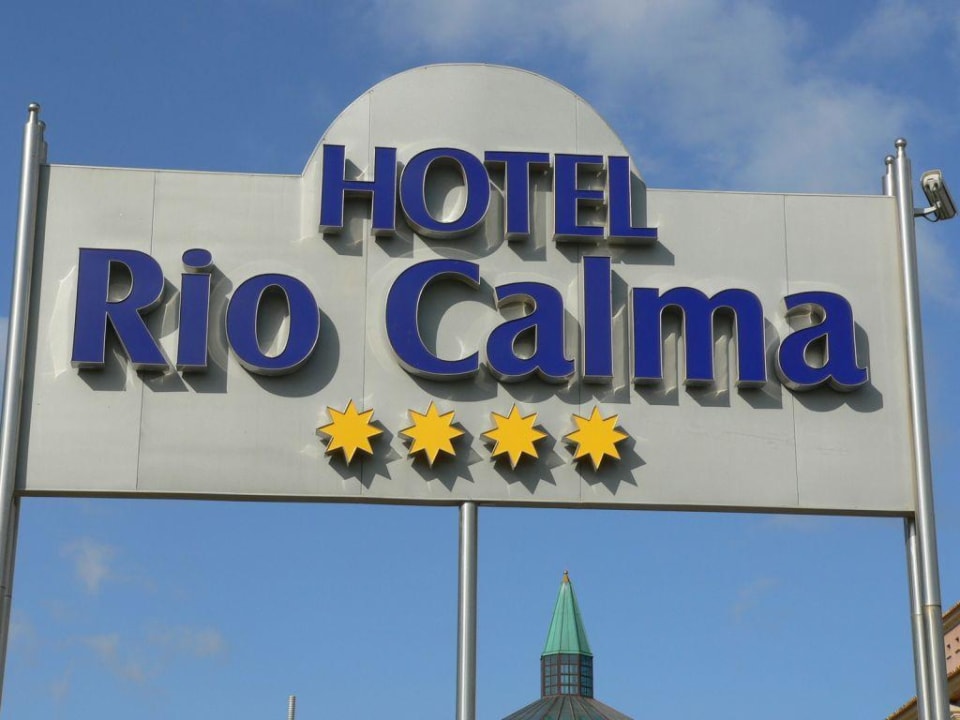 Das Schild R2 Rio Calma Hotel & Spa & Conference