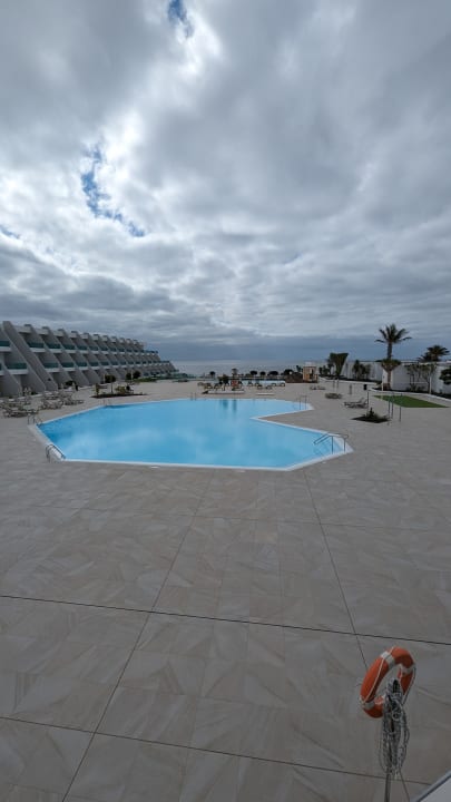 Pool Radisson Blu Resort Lanzarote (Adults Only +16)