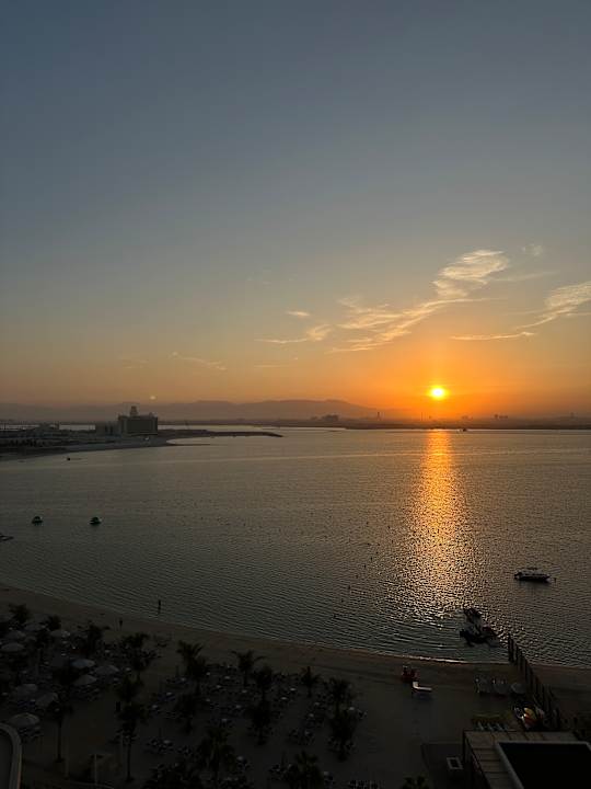 Strand Hampton by Hilton Marjan Island