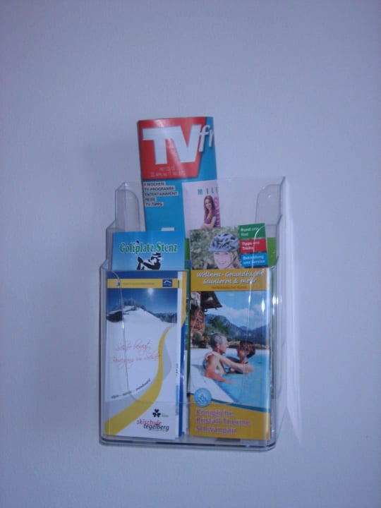 Broschüren und Zeitung Alpchalet Schwanstein