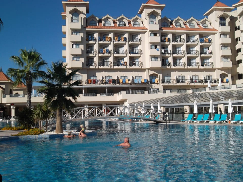 Vom Pool aus fotografiert Side Mare Resort & Spa