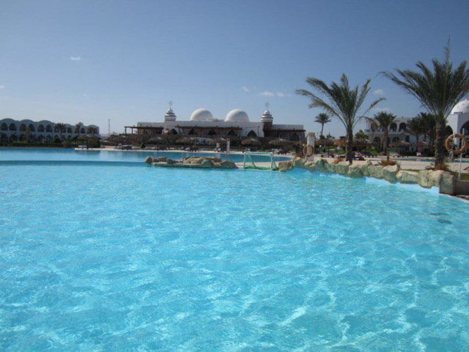 Schöner Swimmingpool Hotel Gorgonia Beach Resort