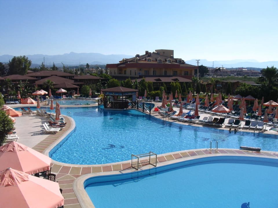 Widok na basen Grand Seker Hotel