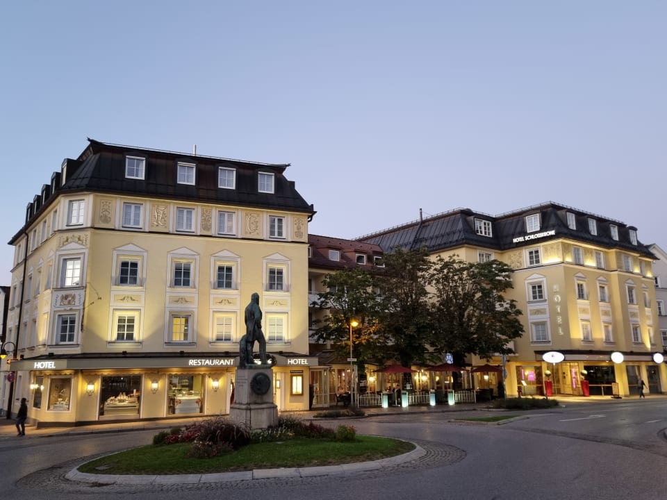 Außenansicht Hotel Schlosskrone