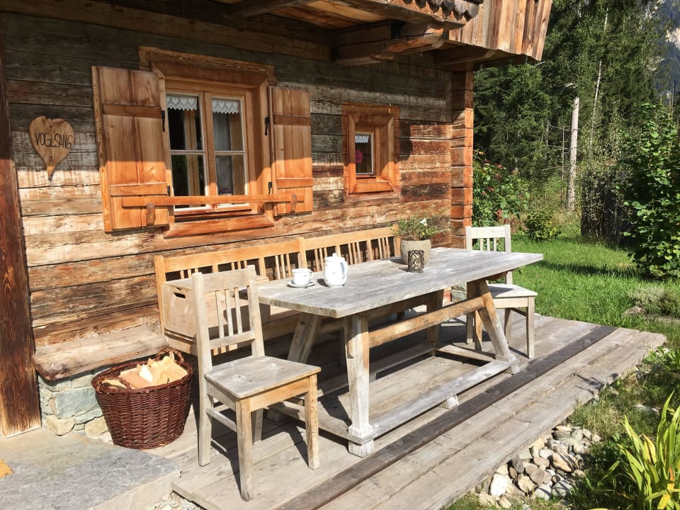 Terrasse vor dem Chalet PRIESTEREGG Premium ECO Resort