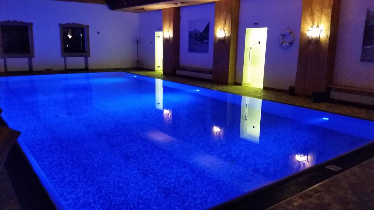 Super Hallenbad! Alm- & Wellnesshotel Alpenhof