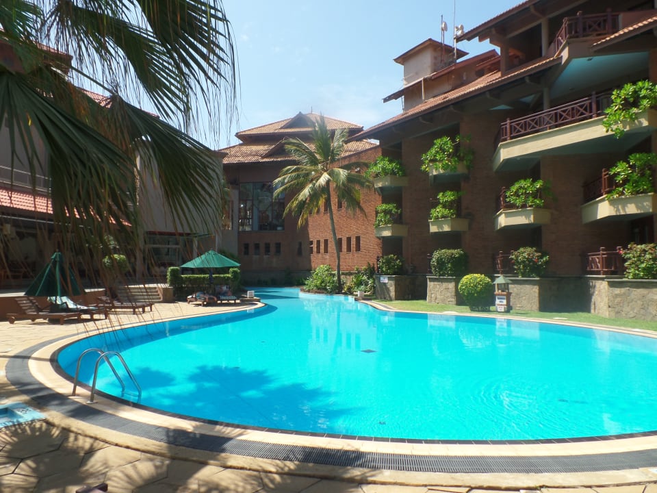 Pool Royal Palms Beach Hotel