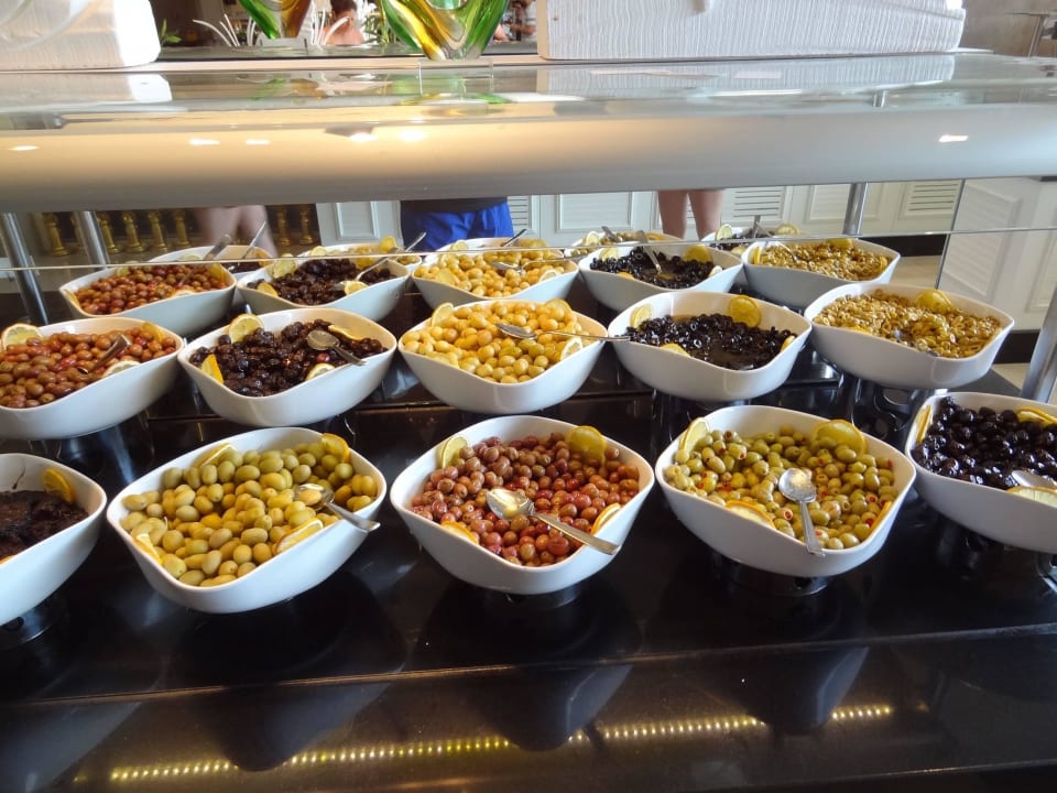 Oliven Well Palace Side