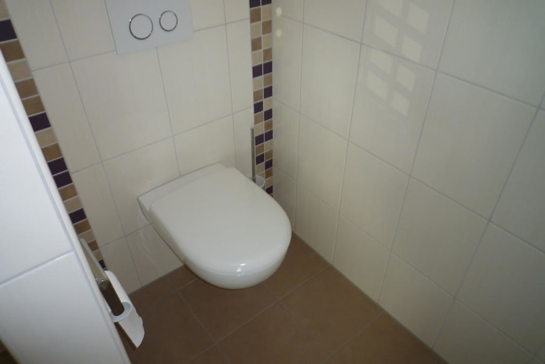 Toilette, gerade gegenüber war das Fenster Hotel Nagel