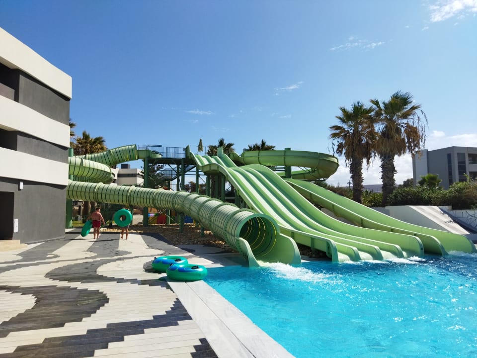 Pool Arina Beach Resort