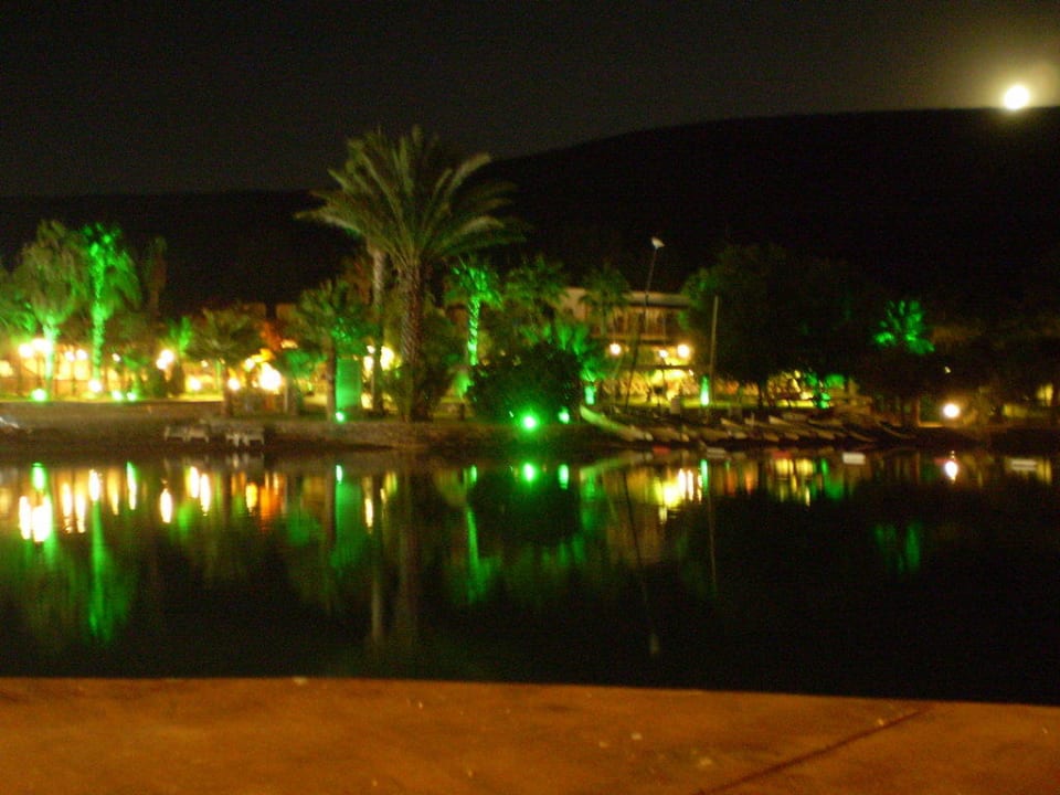 Hotelstrand Beleuchtung Nachts Green Bay Resort & Spa