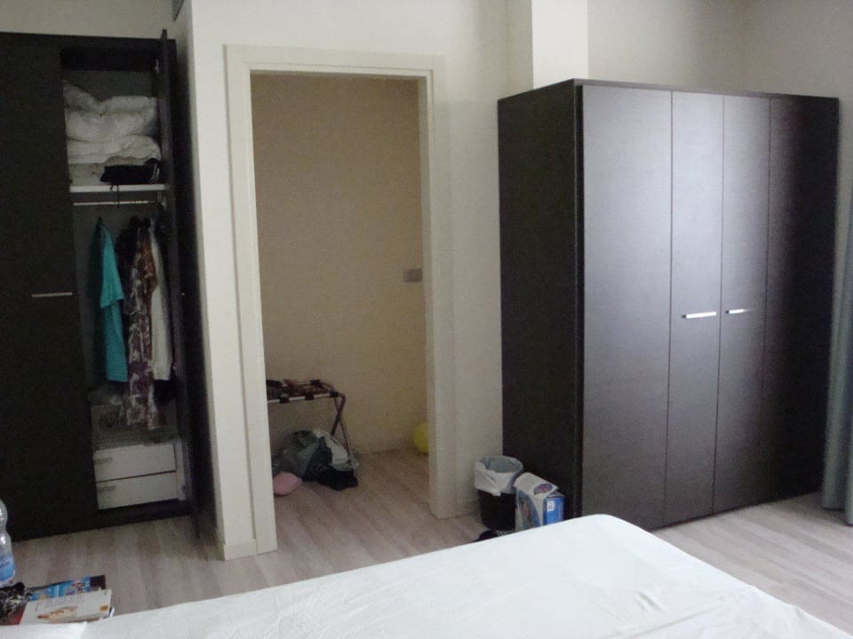 Gang zum Bad Hotel Vienna Jesolo