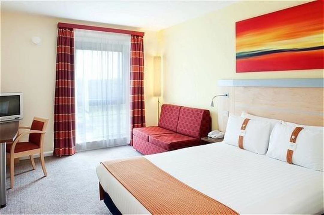 Our family rooms, with a double bed & sofa bed Hotel Holiday Inn Express Hamilton