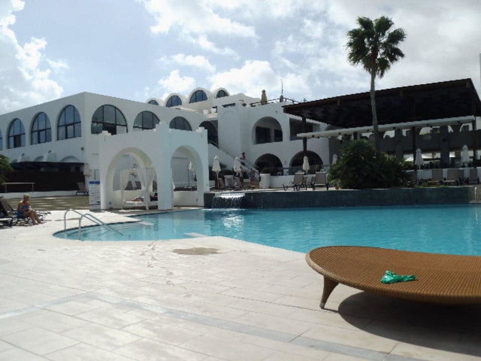 Hauptpool TUI BLUE Oceanis Beach and Spa Resort