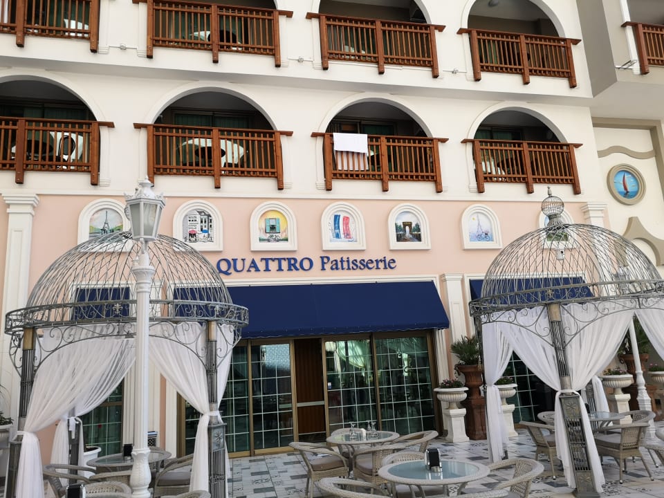 Gastro Quattro Beach Spa & Resort
