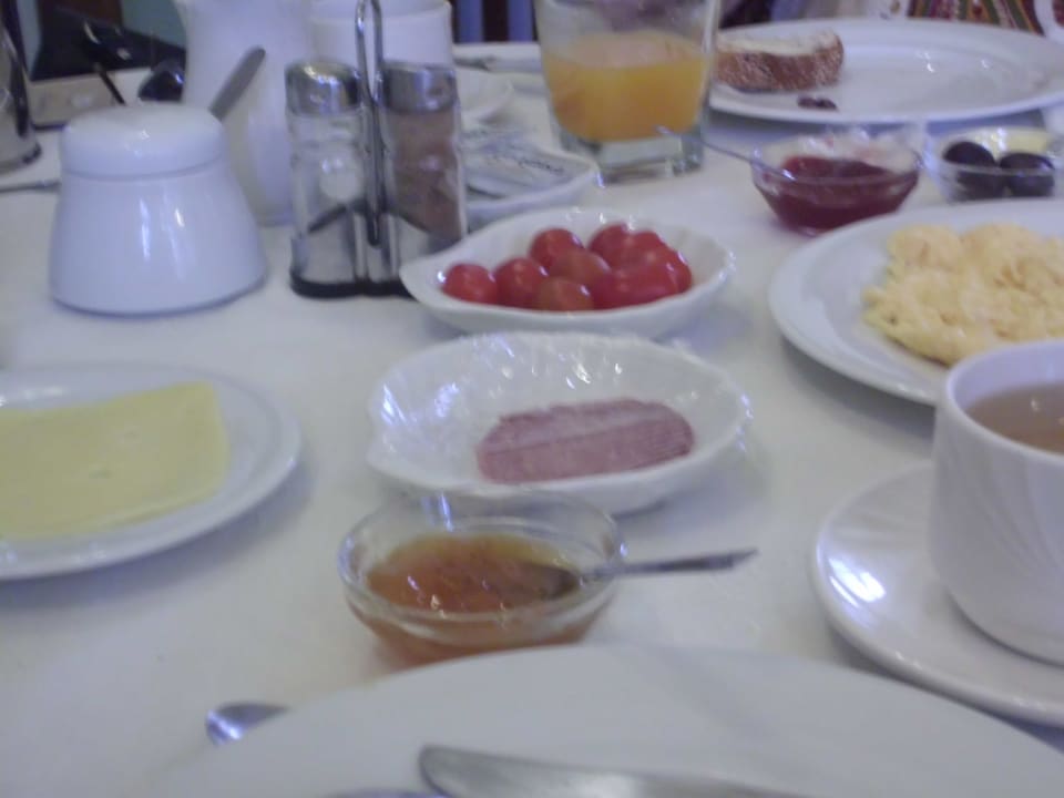 Mit Frischhaltefolie abgedeckt Hotel Apollonion Palace