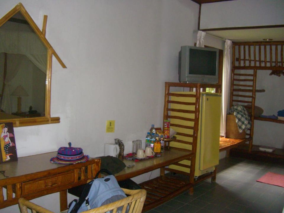 Schreibtisch,Kühlschrank Crystal Bay Yacht Club Beach Resort