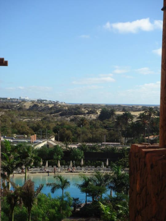Blick zur Poolseite Lopesan Baobab Resort