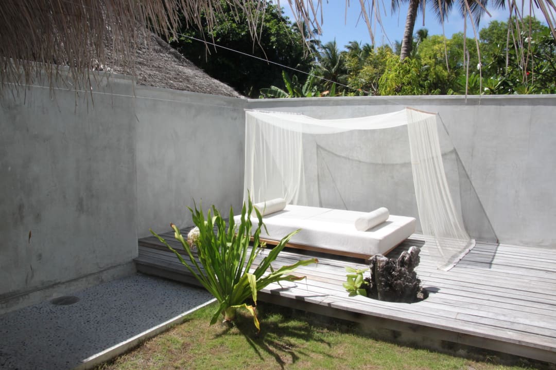 Day bed Kuramathi Maldives