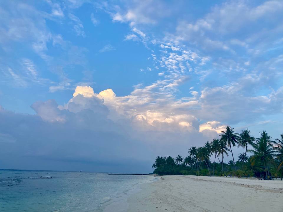 Strand Kuredu Island Resort & Spa