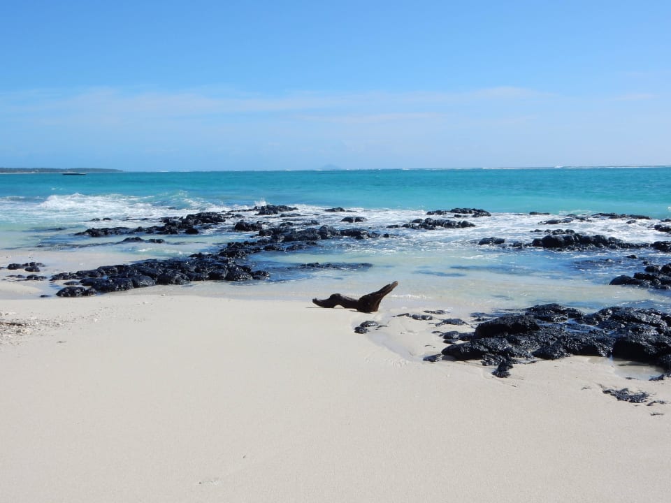 Strandspaziergang links Constance Belle Mare Plage