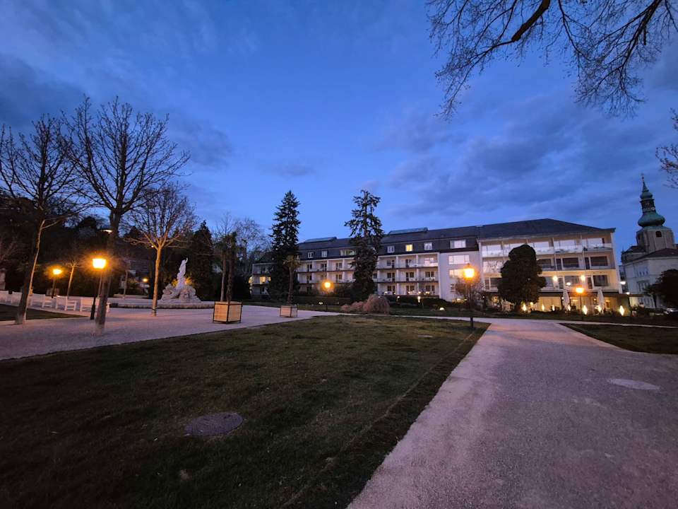 Außenansicht At the Park Hotel