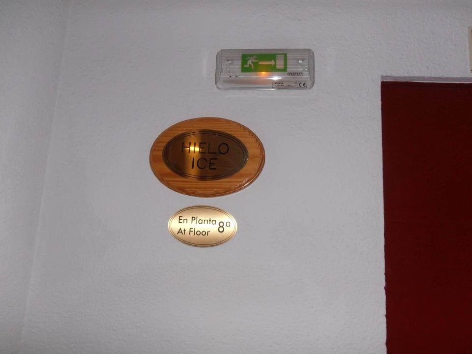 Die "Eiswürfelbar" in der 8. Etage  Meliá Costa del Sol