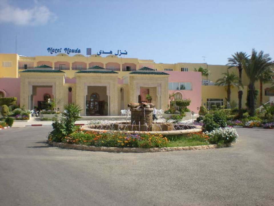 Entrée de l'hôtel. Houda Golf & Beach Club