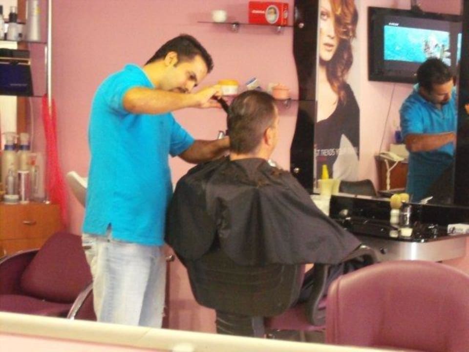 De kapper in het park Limak Limra Hotel & Resort