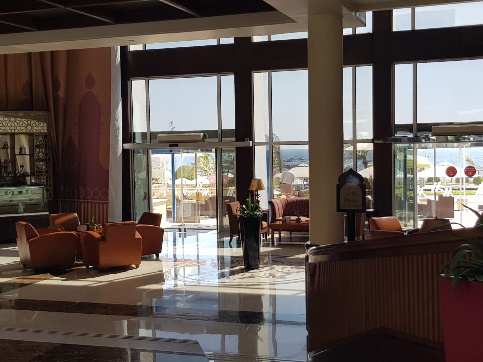 Lobby Wyndham Garden Salalah Mirbat
