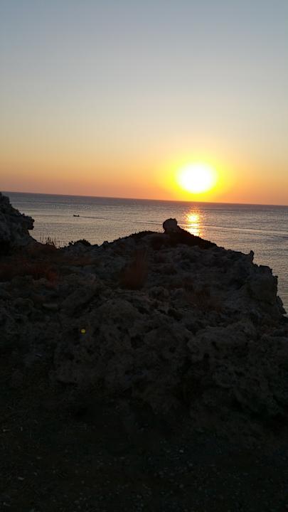 Sonnenaufgang  Hotel Kalithea Horizon Royal