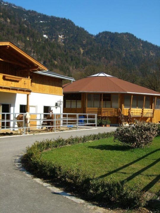 Reitstall und Longierhalle POST Family Resort