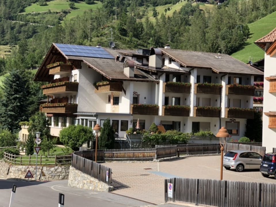 Außenansicht Hotel am Fels