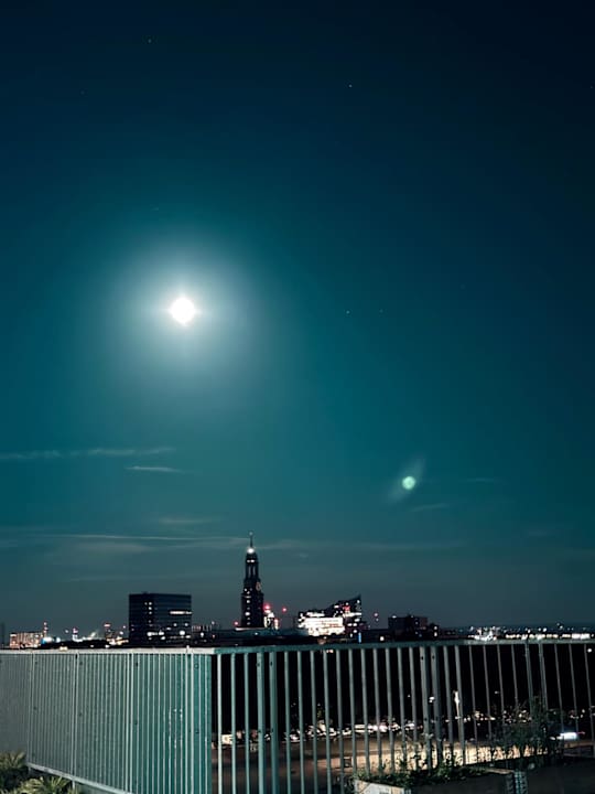 Sonstiges REVERB by Hard Rock Hamburg