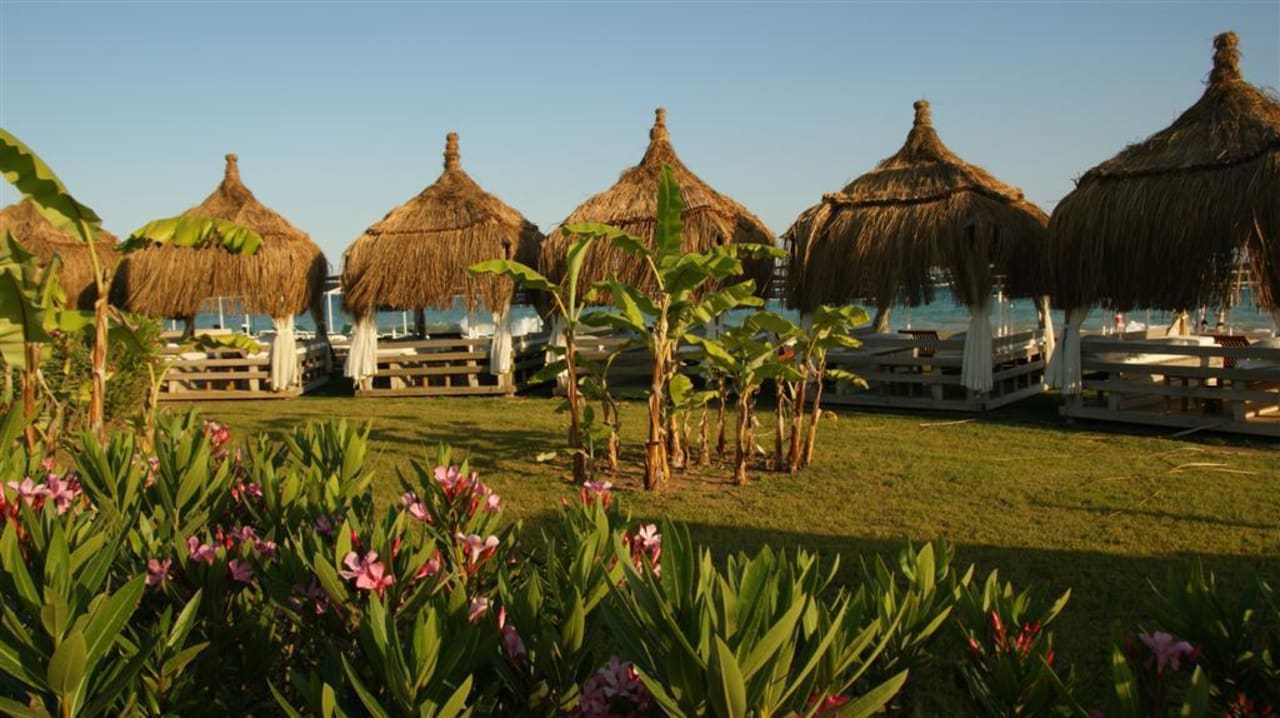 Blick auf die Pavillons IC Hotels Green Palace & Villas