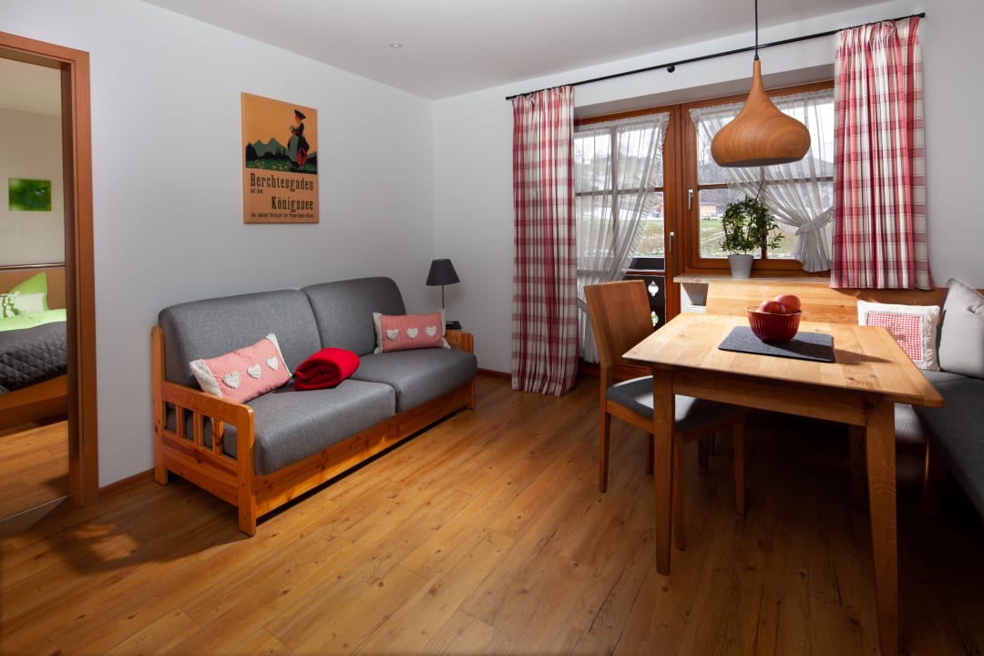 Zimmer Gästehaus und FeWo Egglerlehen