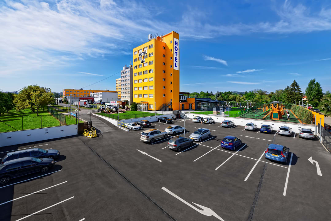 Außenansicht Hotel Aura Design & Garden Pool