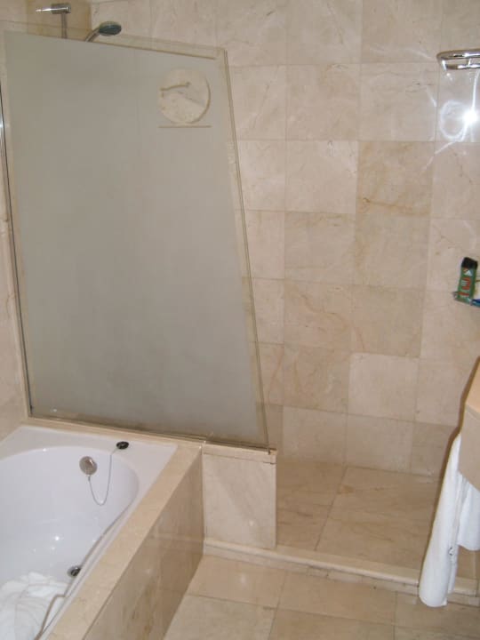 Dusche und Badewanne Gloria Palace Royal Hotel & Spa