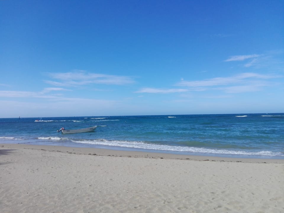 Strand Playabachata Hotel