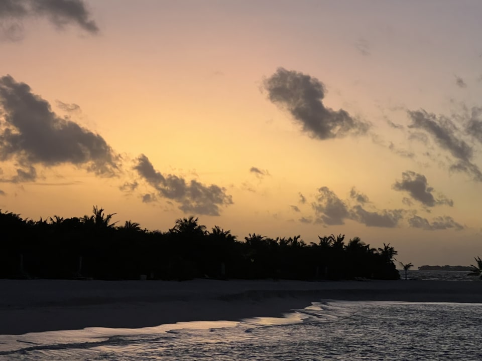 Strand Kuredhivaru Resort and Spa, Maldives