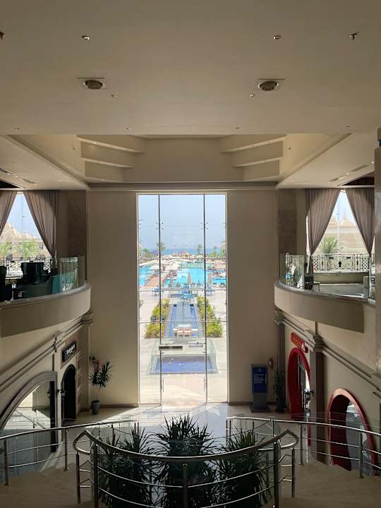 Lobby Titanic Royal