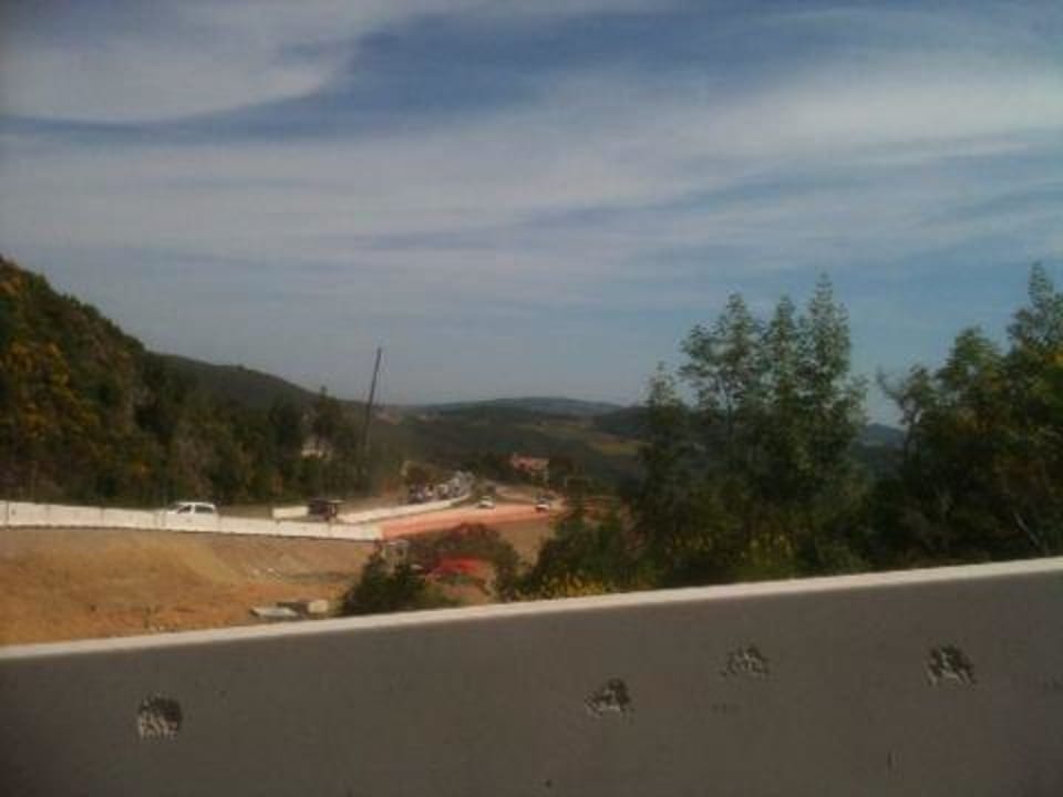 Blick von der Straße zum Spa Resort Mercure Petriolo Siena Terme Spa Hotel