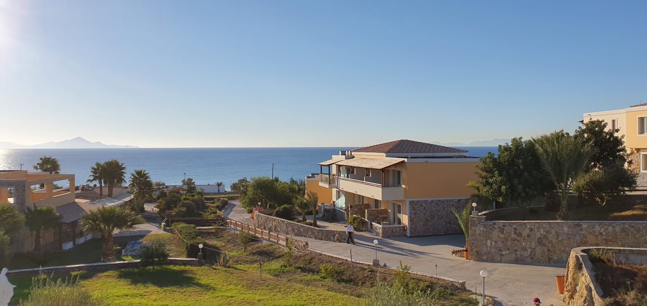 Gartenanlage Grand Blue Beach Hotel