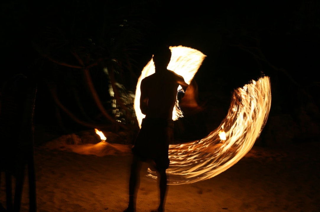 Fireshow an der Rocky Bar Hotel Moonlight Bay Resort