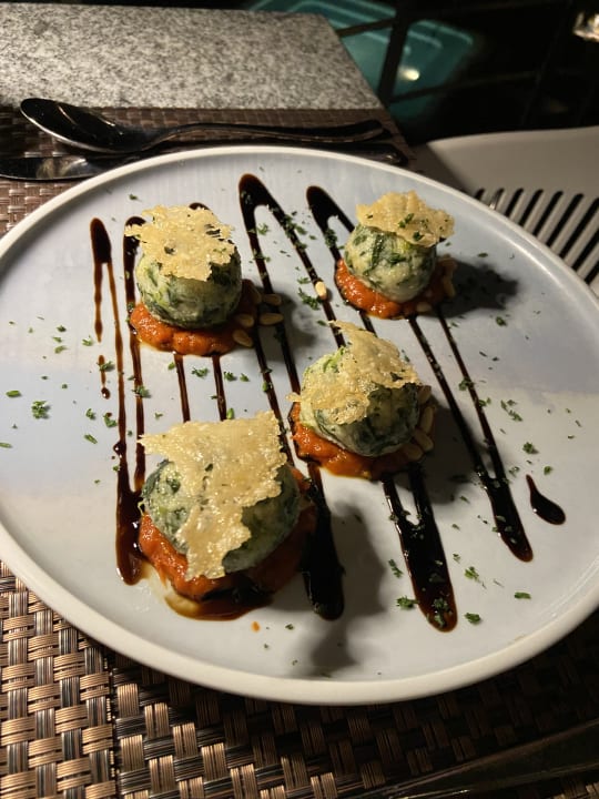 Gastro Outrigger Maldives Maafushivaru Resort