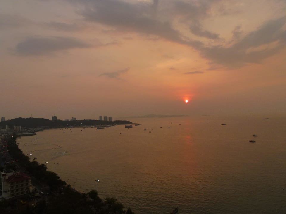 2. Woche (andere Seite) Hilton Pattaya