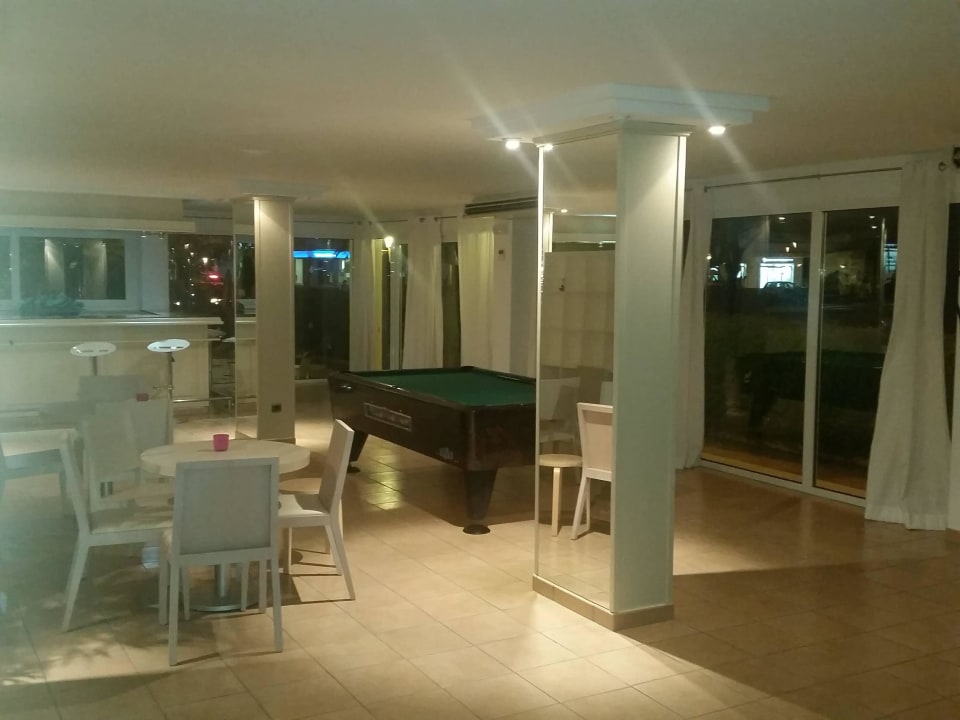 Poolbillard im Barbreich THB Dos Playas - Adults only