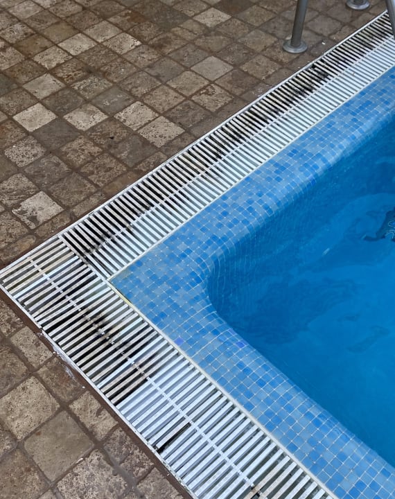 Pool Tropicana Hotel