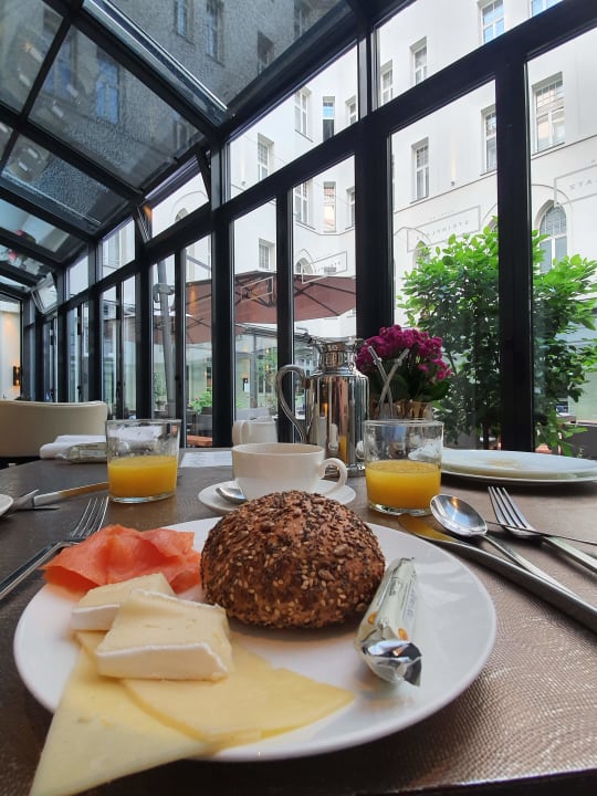 Gastro Roomers Berlin Steinplatz, Autograph Collection